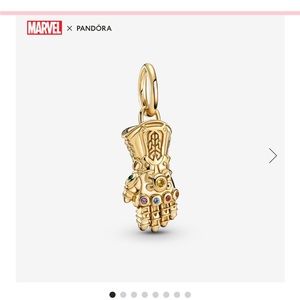 Pandora Marvel The Avengers Infinity Gauntlet Dangle Charm